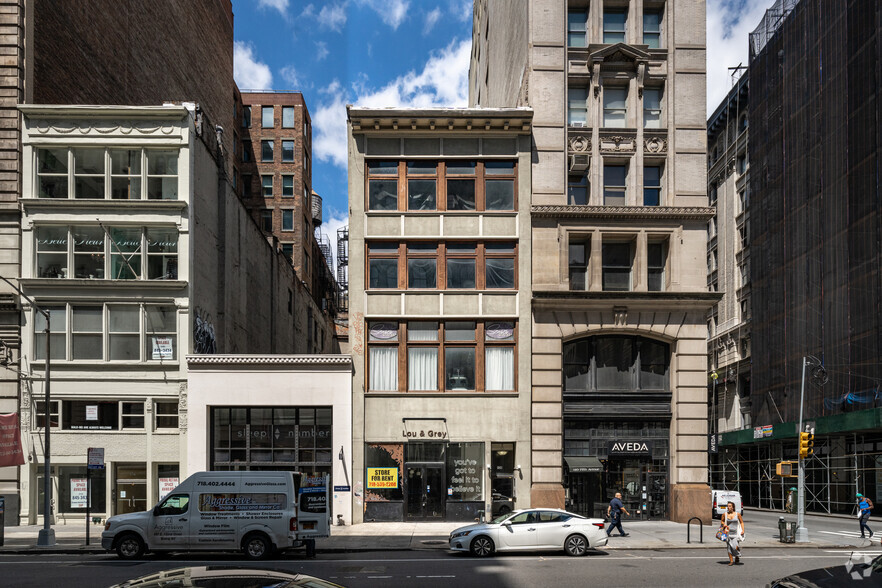 138 Fifth Ave, New York, NY for lease - Building Photo - Image 2 of 9