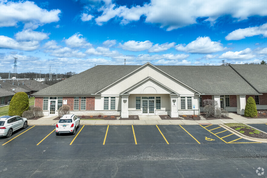 380 N Terra Cotta Rd, Crystal Lake, IL for lease - Building Photo - Image 2 of 6