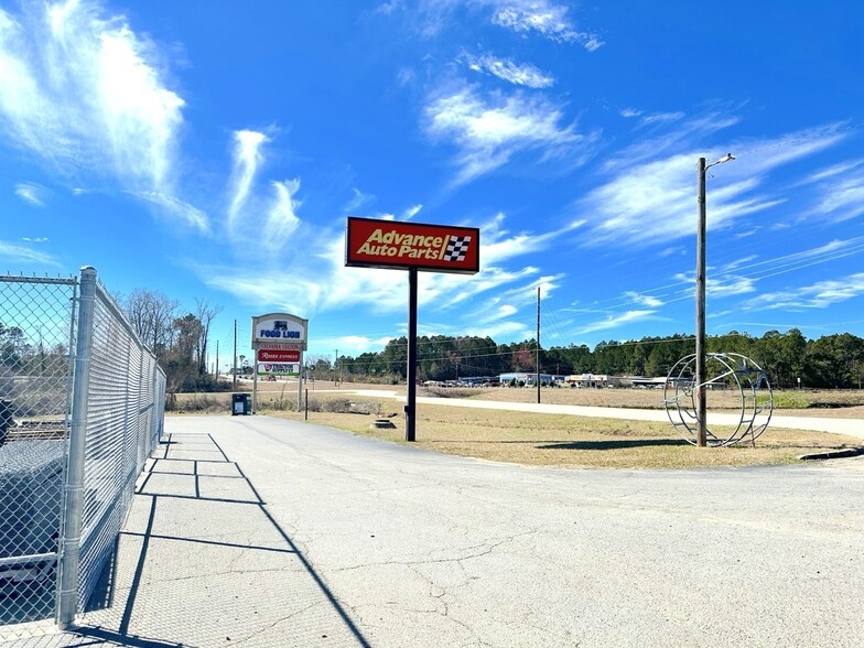 1123-1129 W Ogeechee St, Sylvania, GA for lease - Building Photo - Image 3 of 9