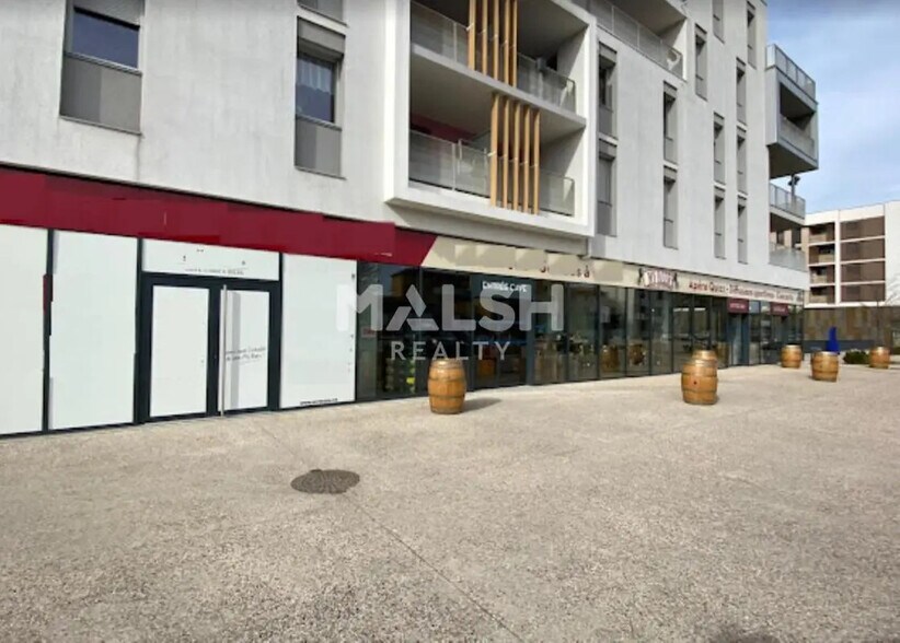 Retail in Sathonay-Camp for lease - Building Photo - Image 1 of 2