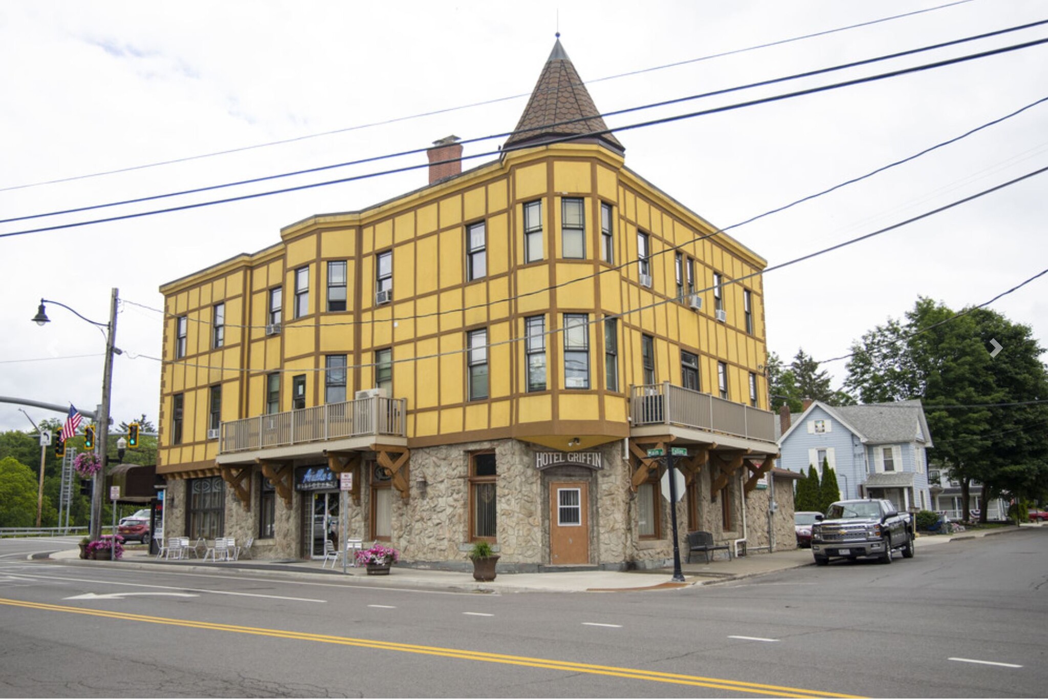 2677 Main St, Whitney Point, NY for sale Primary Photo- Image 1 of 1