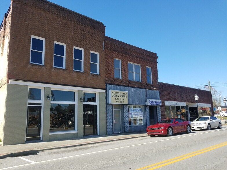 8612 Old State Rd, Holly Hill, SC 29059