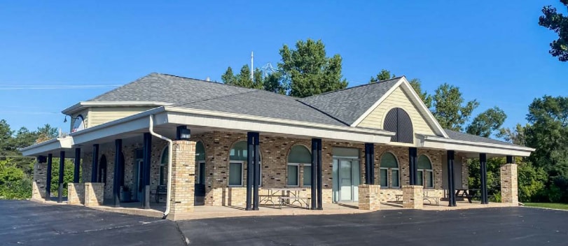 560 Bay View Rd, Mukwonago, WI for sale - Building Photo - Image 3 of 11