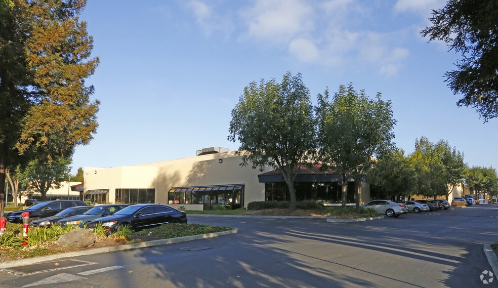 801-851 Martin Ave, Santa Clara, CA for lease - Building Photo - Image 2 of 6