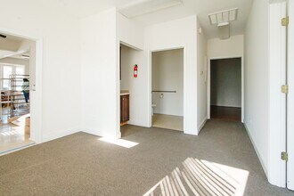 921 Harmony Rd, Eatonton, GA for lease Interior Photo- Image 2 of 8