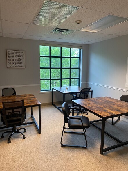 14 Breakneck Hill Rd, Lincoln, RI for lease - Interior Photo - Image 2 of 14