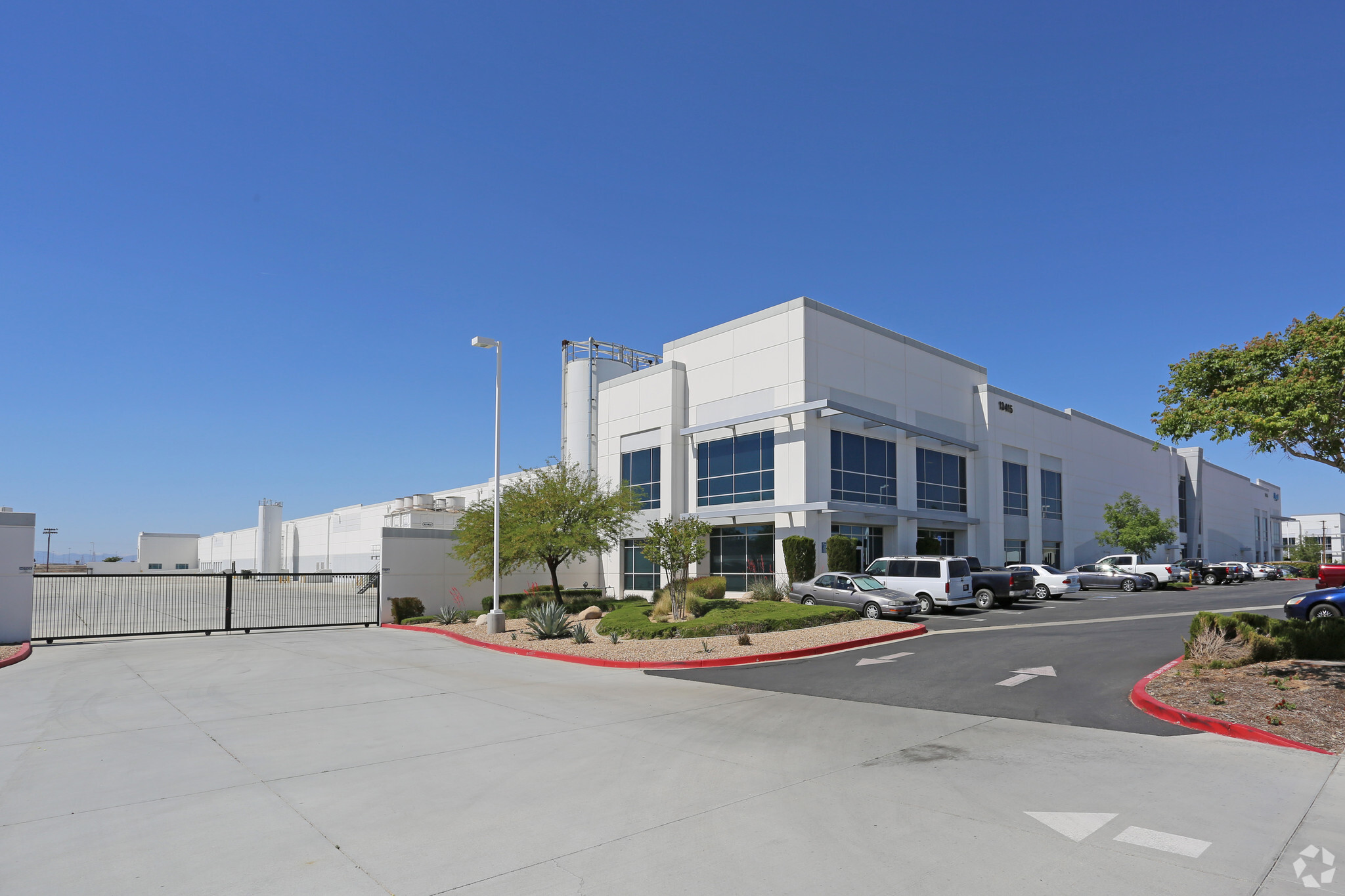 13415 Sabre St, Victorville, CA for lease Primary Photo- Image 1 of 5