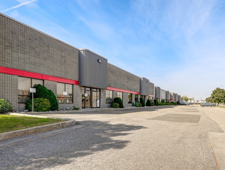 3420-3480 Boul Industriel, Laval, QC for lease - Building Photo - Image 2 of 11