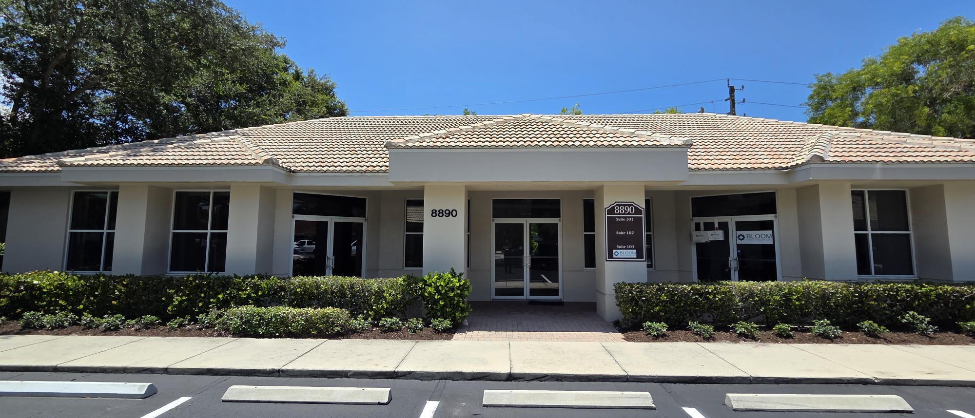 8890 Terrene Ct, Bonita Springs, FL for lease Interior Photo- Image 1 of 3