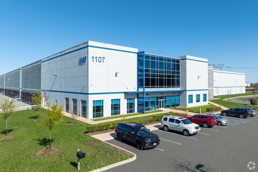 85 Stults Rd, Dayton, NJ for lease - Building Photo - Image 1 of 6