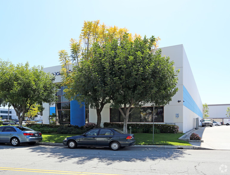 12304 McCann Dr, Santa Fe Springs, CA for lease - Building Photo - Image 2 of 3