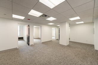 134 N LaSalle St, Chicago, IL for lease Interior Photo- Image 2 of 12