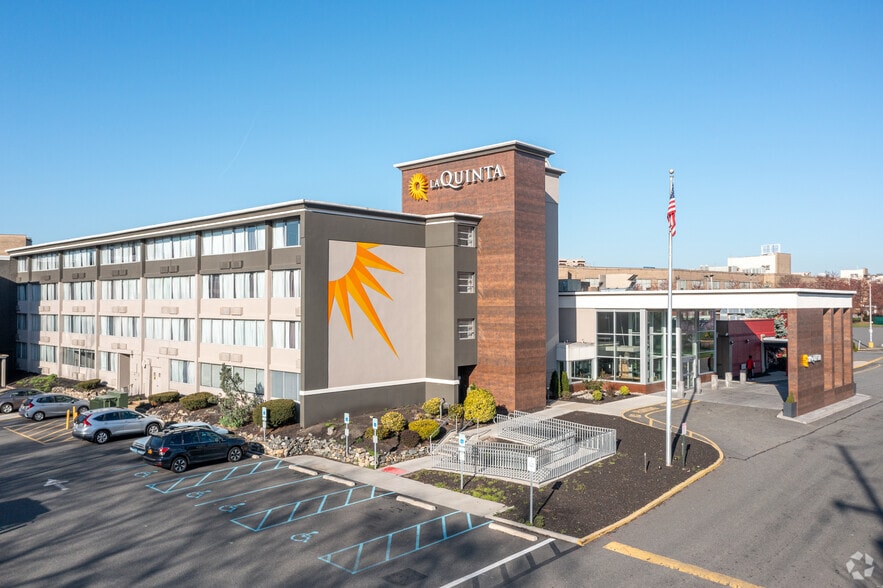 265 Route 3 East, Clifton, NJ for lease - Building Photo - Image 2 of 5