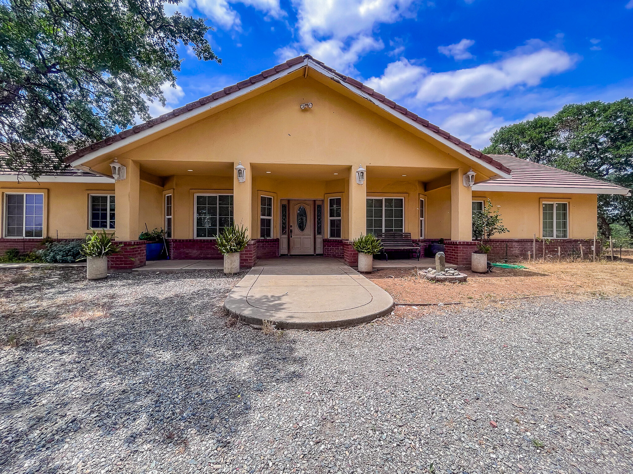 19600 Sunshine Dr, Red Bluff, CA for sale Primary Photo- Image 1 of 52