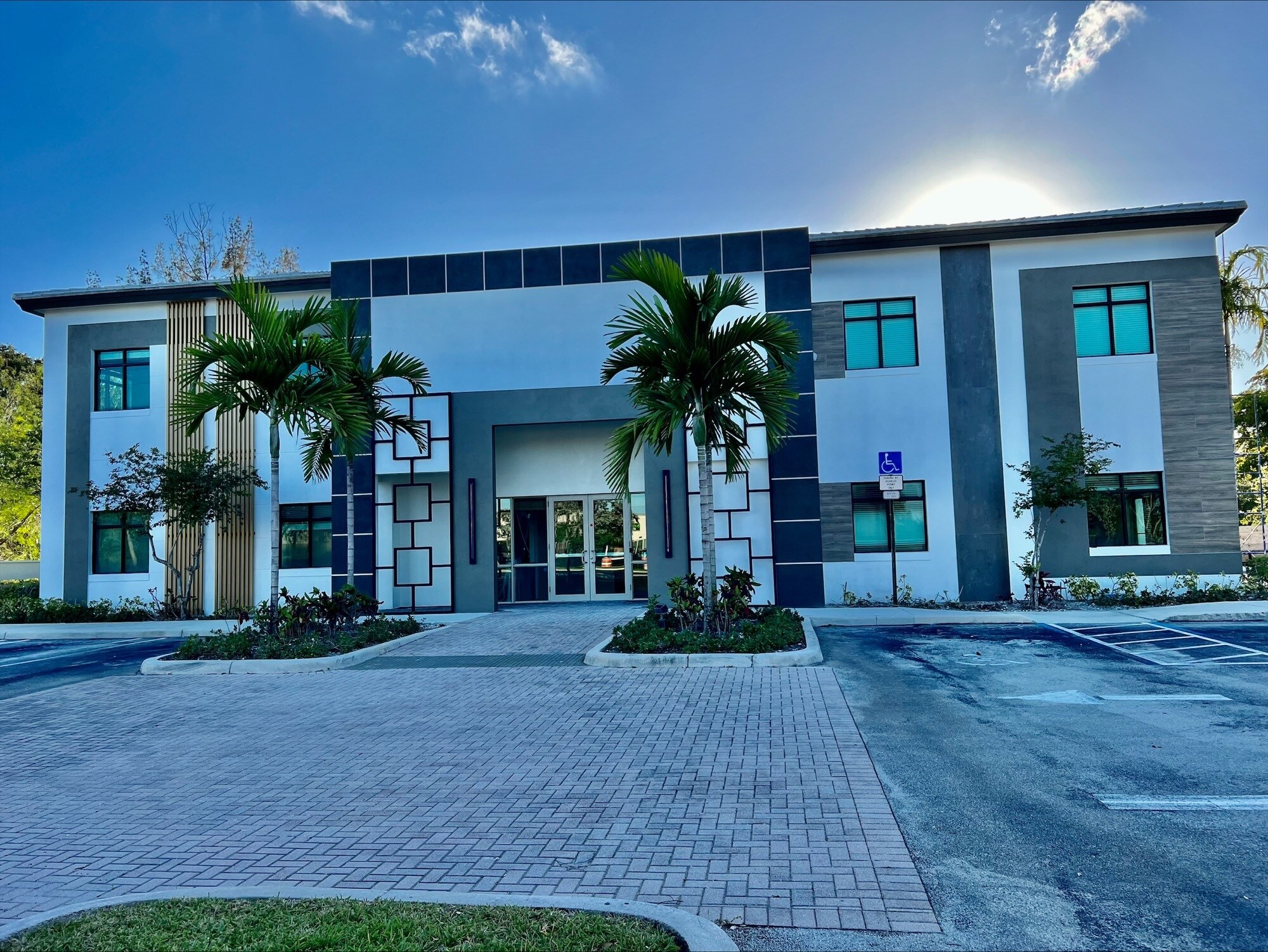 4500-4500 N University Dr, Coral Springs, FL for lease Primary Photo- Image 1 of 17