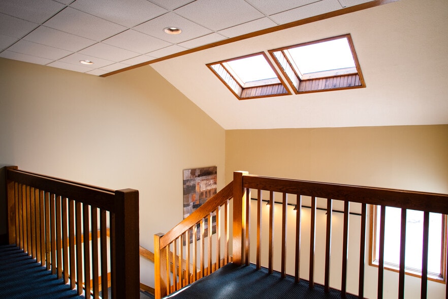 2250 W 86th St, Indianapolis, IN for lease - Building Photo - Image 3 of 8