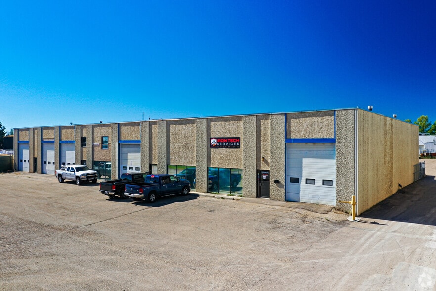 7850 48 Ave, Red Deer, AB T4P 2B2