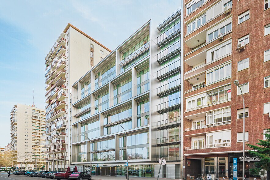 Calle Estébanez Calderón, 3-5, Madrid, Madrid for lease - Building Photo - Image 2 of 7