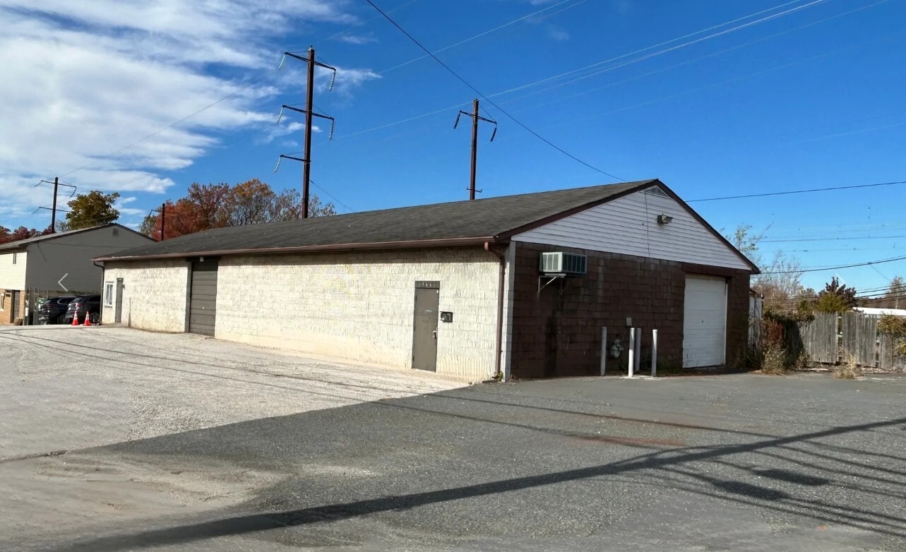 708 & 712 Stemmers Run Road portfolio of 2 properties for sale on LoopNet.com Primary Photo- Image 1 of 9