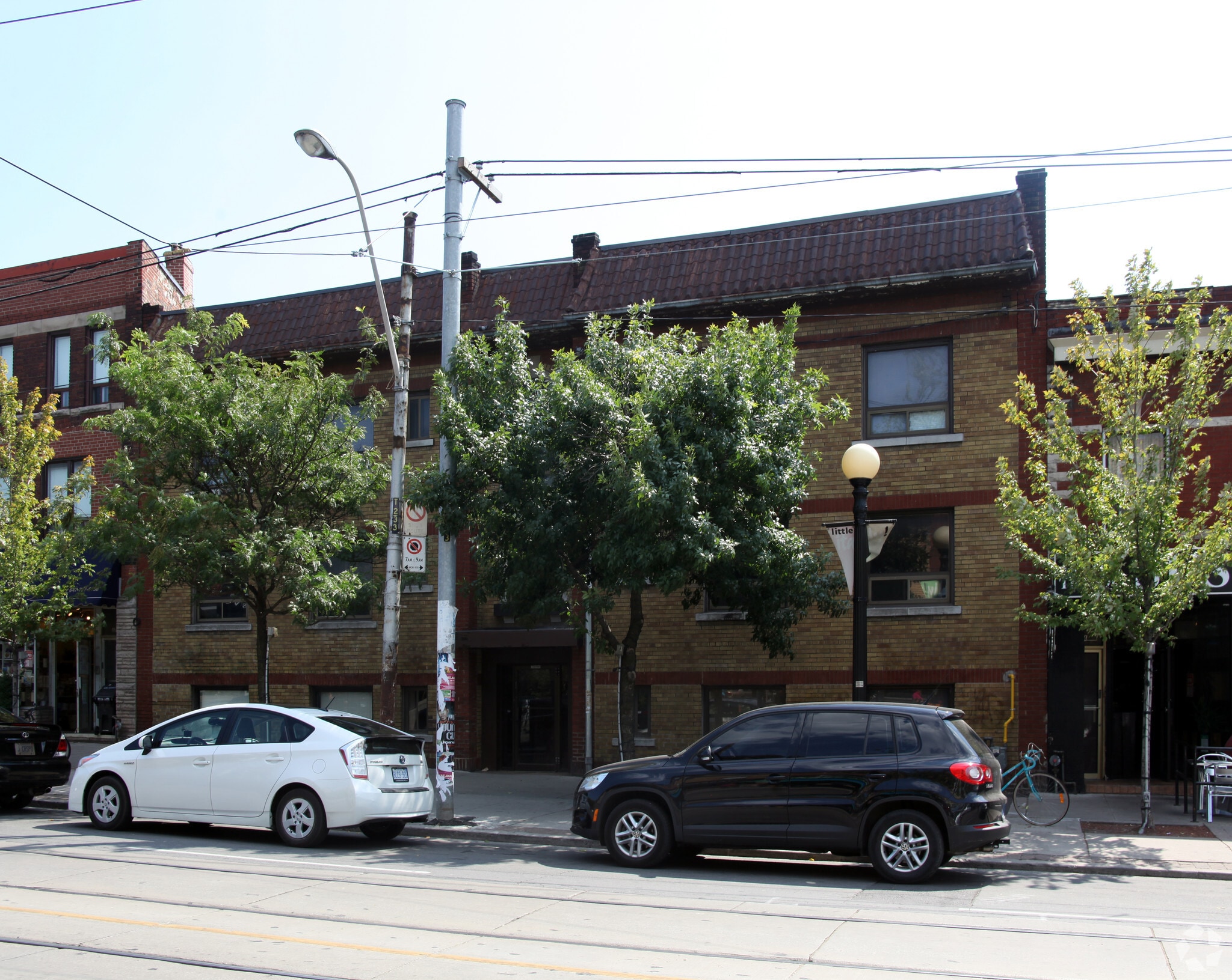 677 College St, Toronto, ON for sale Primary Photo- Image 1 of 3