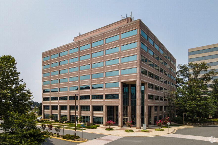2650 Park Tower Dr, Merrifield, VA 22180 Office for Lease