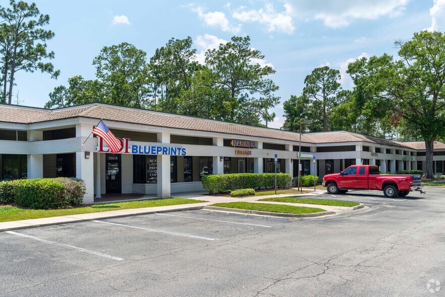 550 Wells Rd, Orange Park, FL for lease - Primary Photo - Image 1 of 7