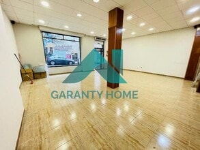 Retail in Cáceres, Cáceres for lease Interior Photo- Image 2 of 6