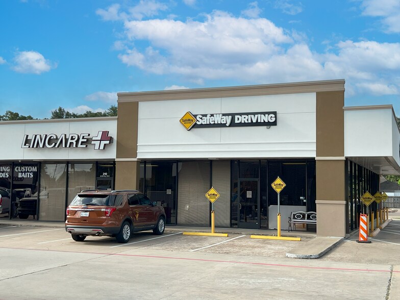 6193 US90 Bus, Katy, TX 77494 Tiger Square Shopping Center