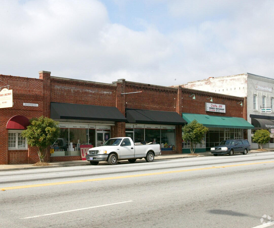 111 N Main St, Fountain Inn, SC 29644