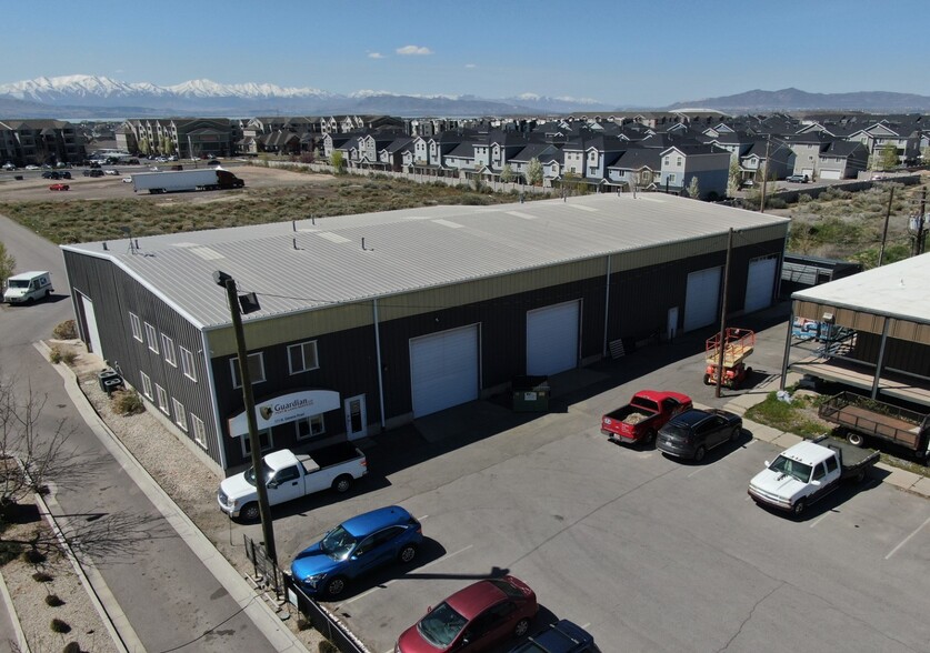 111 N Geneva Rd, Orem, UT for lease - Building Photo - Image 1 of 15