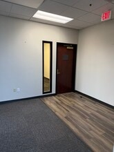 4500 S Lakeshore Dr, Tempe, AZ for lease Interior Photo- Image 2 of 7