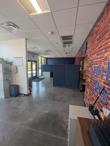 1340 E Riggs Rd, Chandler, AZ for lease - Building Photo - Image 2 of 8