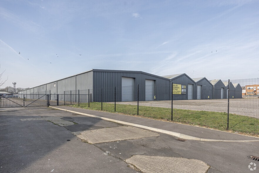 Cheney Manor Industrial Est, Swindon for lease - Primary Photo - Image 2 of 4