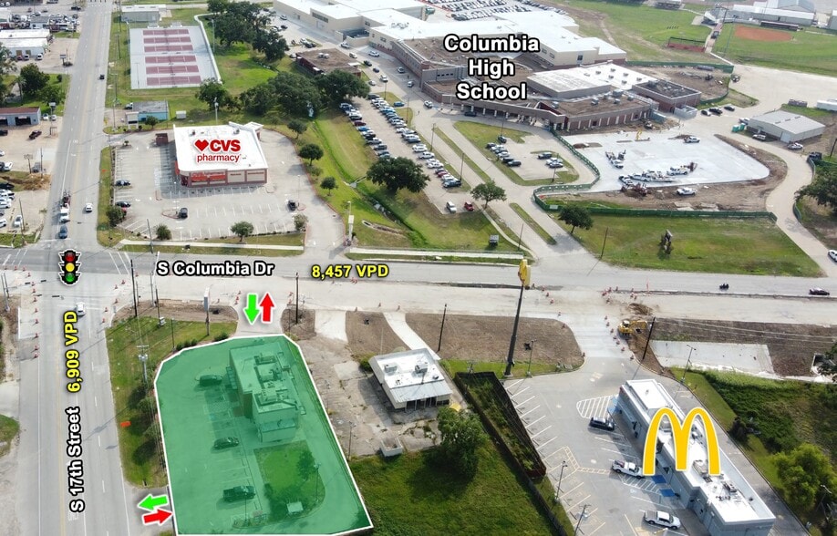 801 S 17th St, West Columbia, TX for lease - Aerial - Image 3 of 3