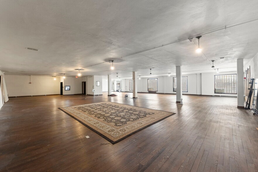 235-239 S Washington St, Naperville, IL for sale - Building Photo - Image 3 of 6