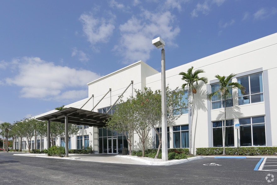 2010 NW 150th Ave, Pembroke Pines, FL for lease - Building Photo - Image 3 of 11