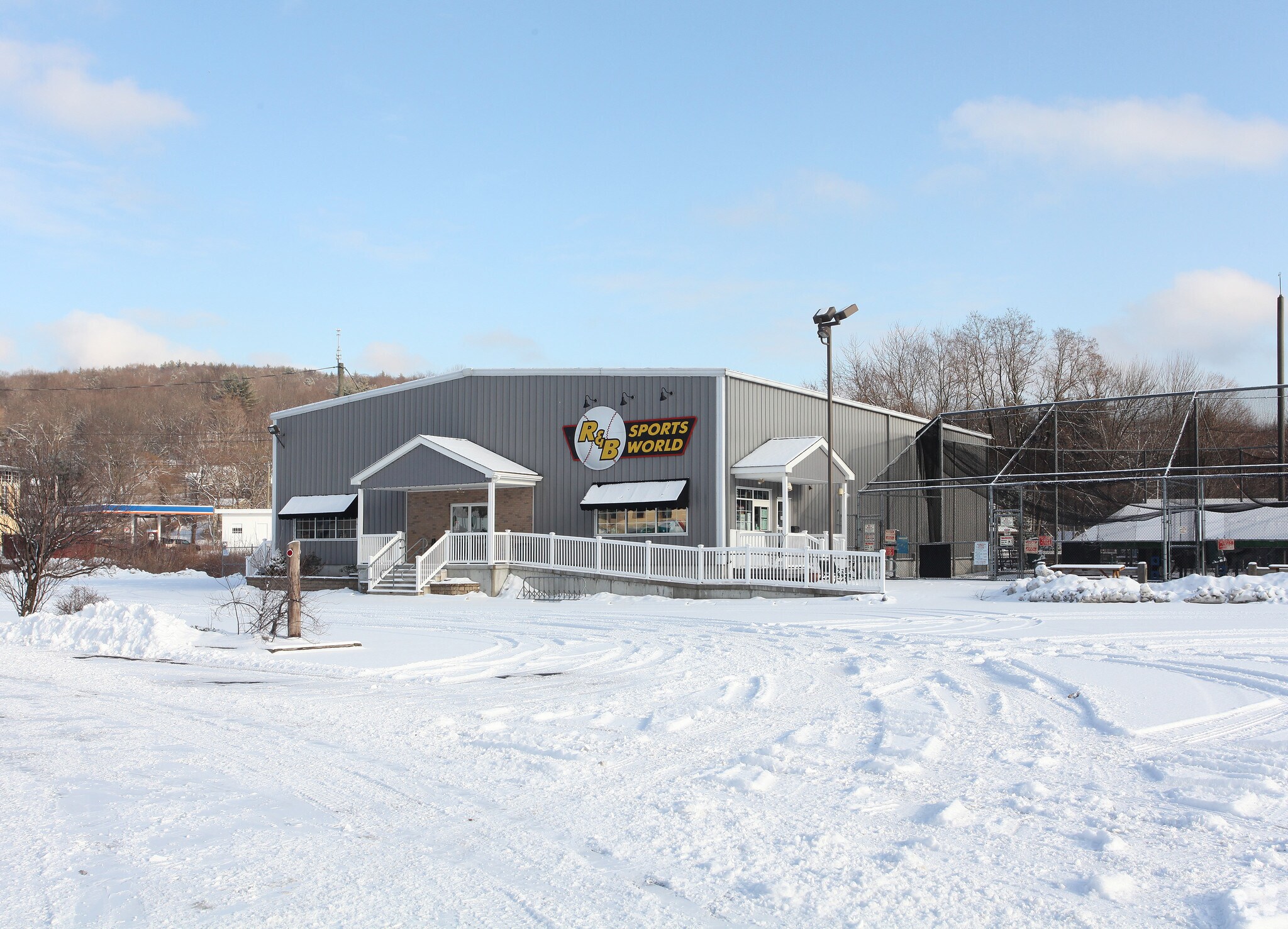 19 Rowley St, Winsted, CT for sale Primary Photo- Image 1 of 1