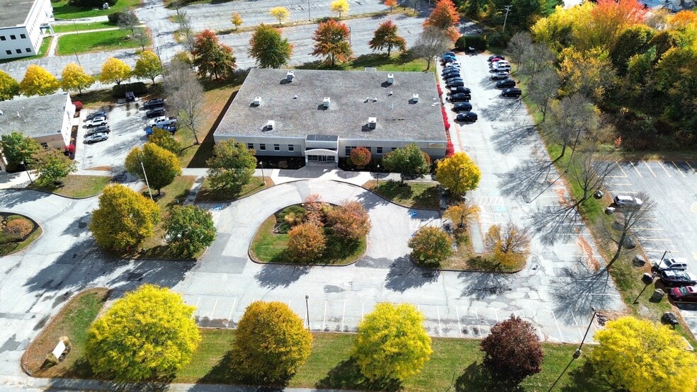 5 Mollison Way, Lewiston, ME for lease - Building Photo - Image 2 of 9