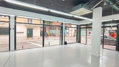 Retail in Terrassa, Barcelona for lease Interior Photo- Image 1 of 10