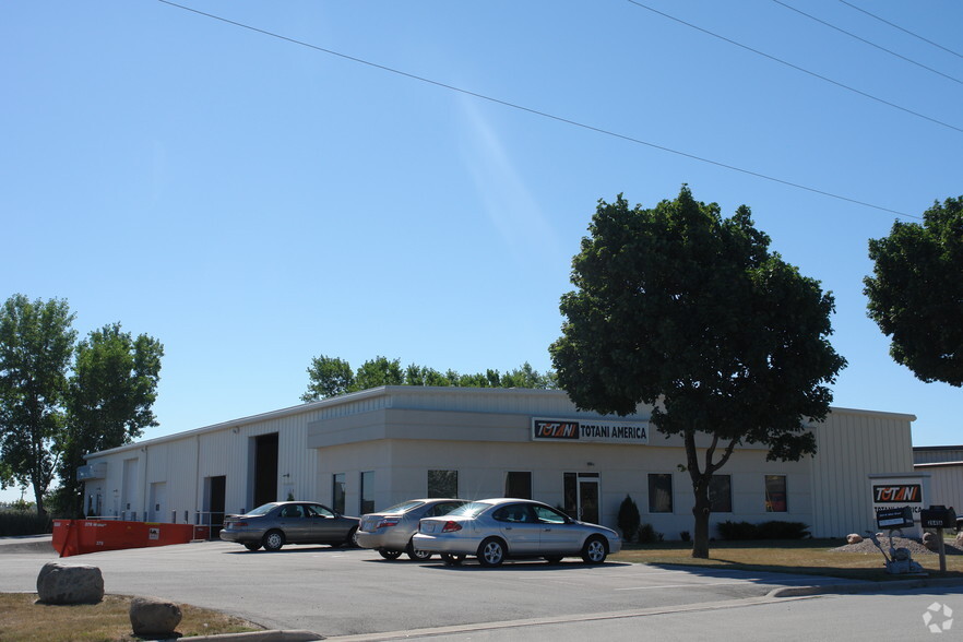 2841 Allied St, Green Bay, WI for lease - Primary Photo - Image 1 of 12