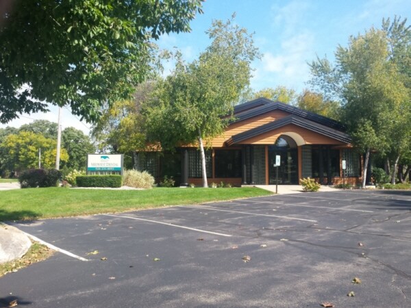 1477 W South Park Ave, Oshkosh, WI for sale Primary Photo- Image 1 of 1