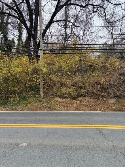 23529 Frederick Rd, Clarksburg, MD for sale - Primary Photo - Image 1 of 6