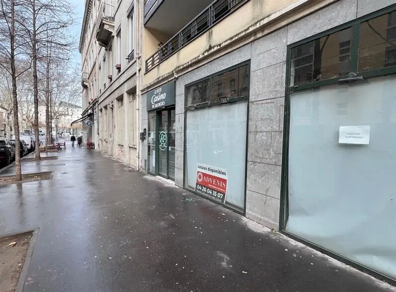 Retail in Lyon for lease - Building Photo - Image 1 of 7