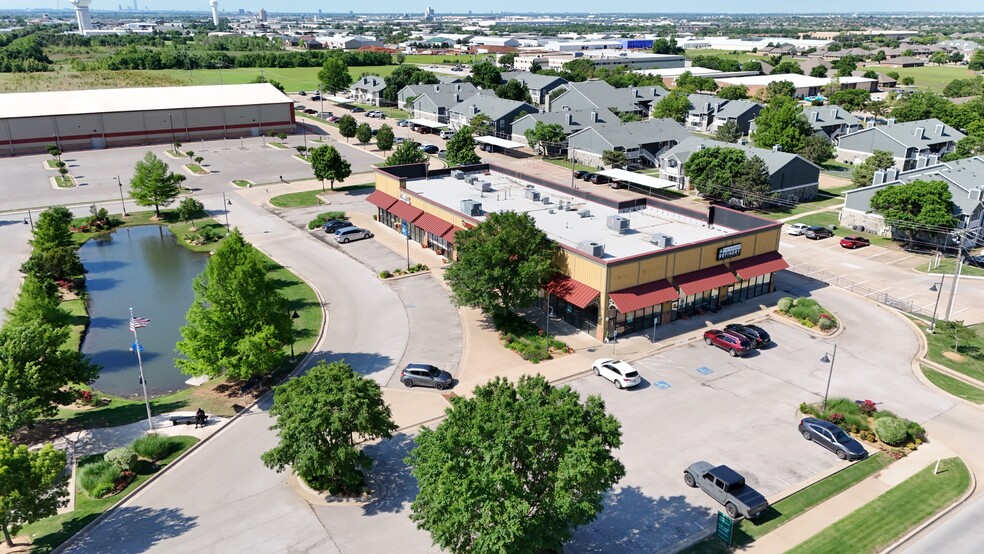 150-180 W 15th St, Edmond, OK for sale - Aerial - Image 2 of 3