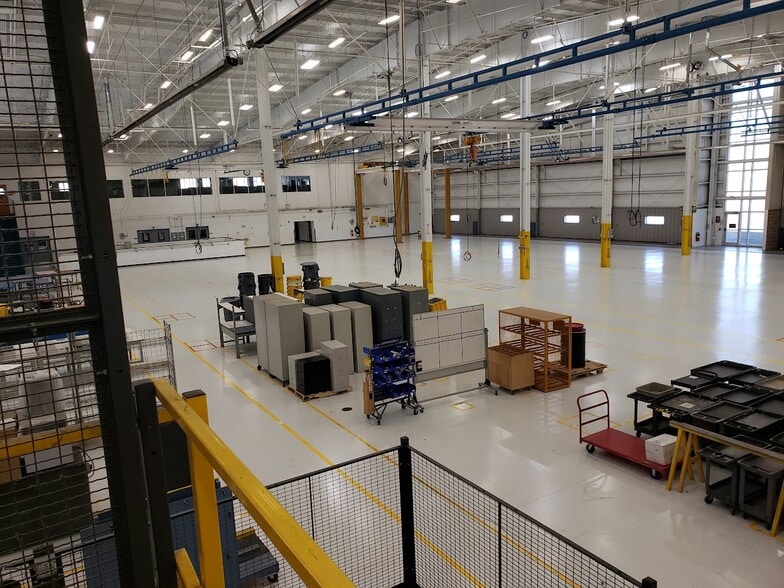 110 Stewart Huston Dr, Coatesville, PA for lease - Interior Photo - Image 2 of 17