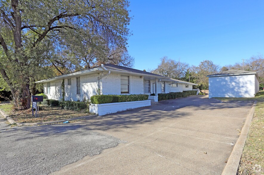 111 W Danieldale Rd, Duncanville, TX for sale - Primary Photo - Image 1 of 1