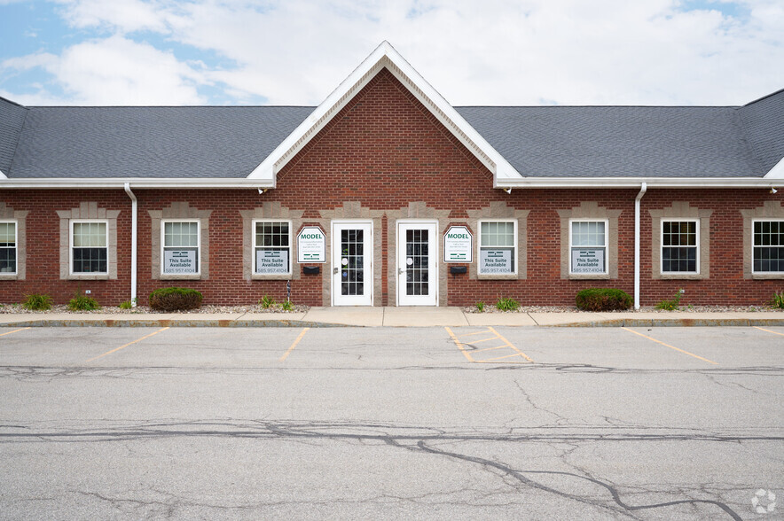 95 Canal Landing Blvd, Rochester, NY for lease - Building Photo - Image 3 of 32