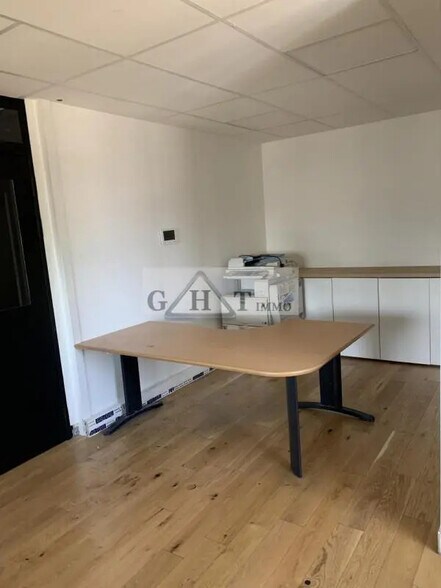 Office in Champigny-sur-Marne for lease - Interior Photo - Image 3 of 14