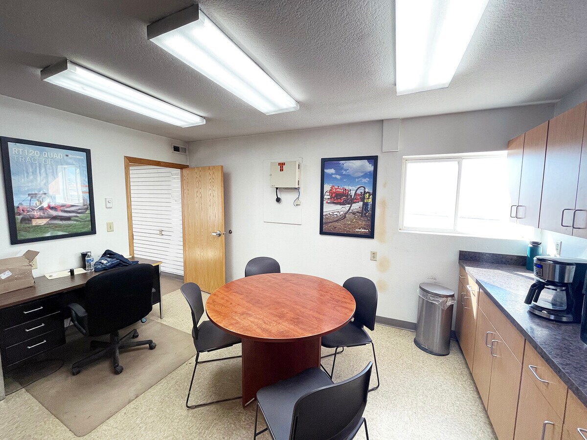 2108 N Elk Vale Rd, Rapid City, SD 57701