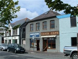 Y Maes, Pwllheli for sale - Primary Photo - Image 1 of 1